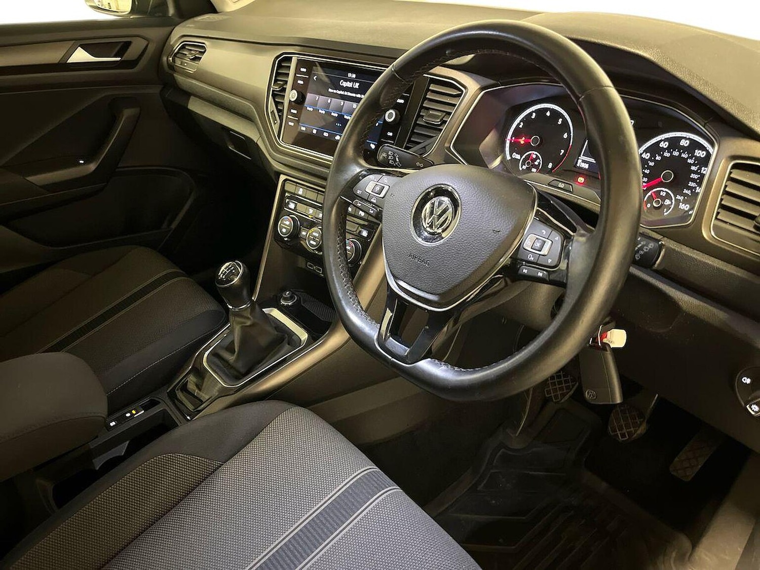 Used Volkswagen T-Roc 2018 for sale - 76637743: Photo 15