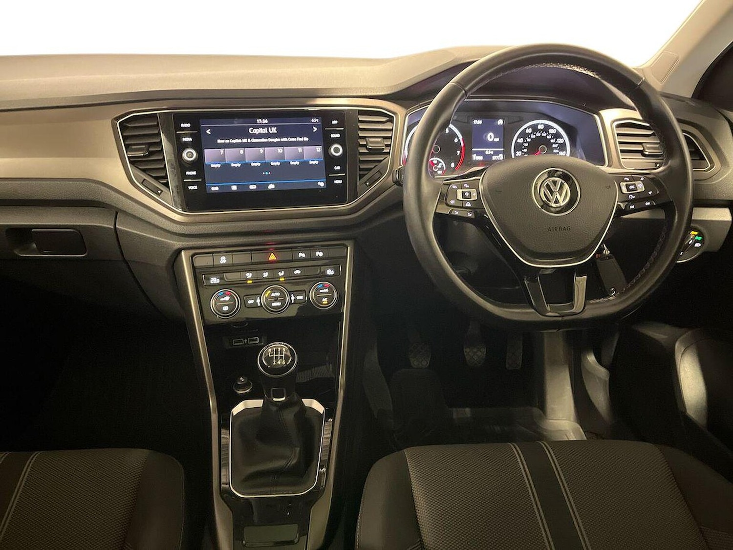 Used Volkswagen T-Roc 2018 for sale - 76637743: Photo 8