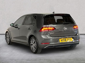 Used Volkswagen Golf 2018 for sale - 78497850: Photo