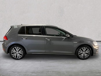 Used Volkswagen Golf 2018 for sale - 78497850: Photo