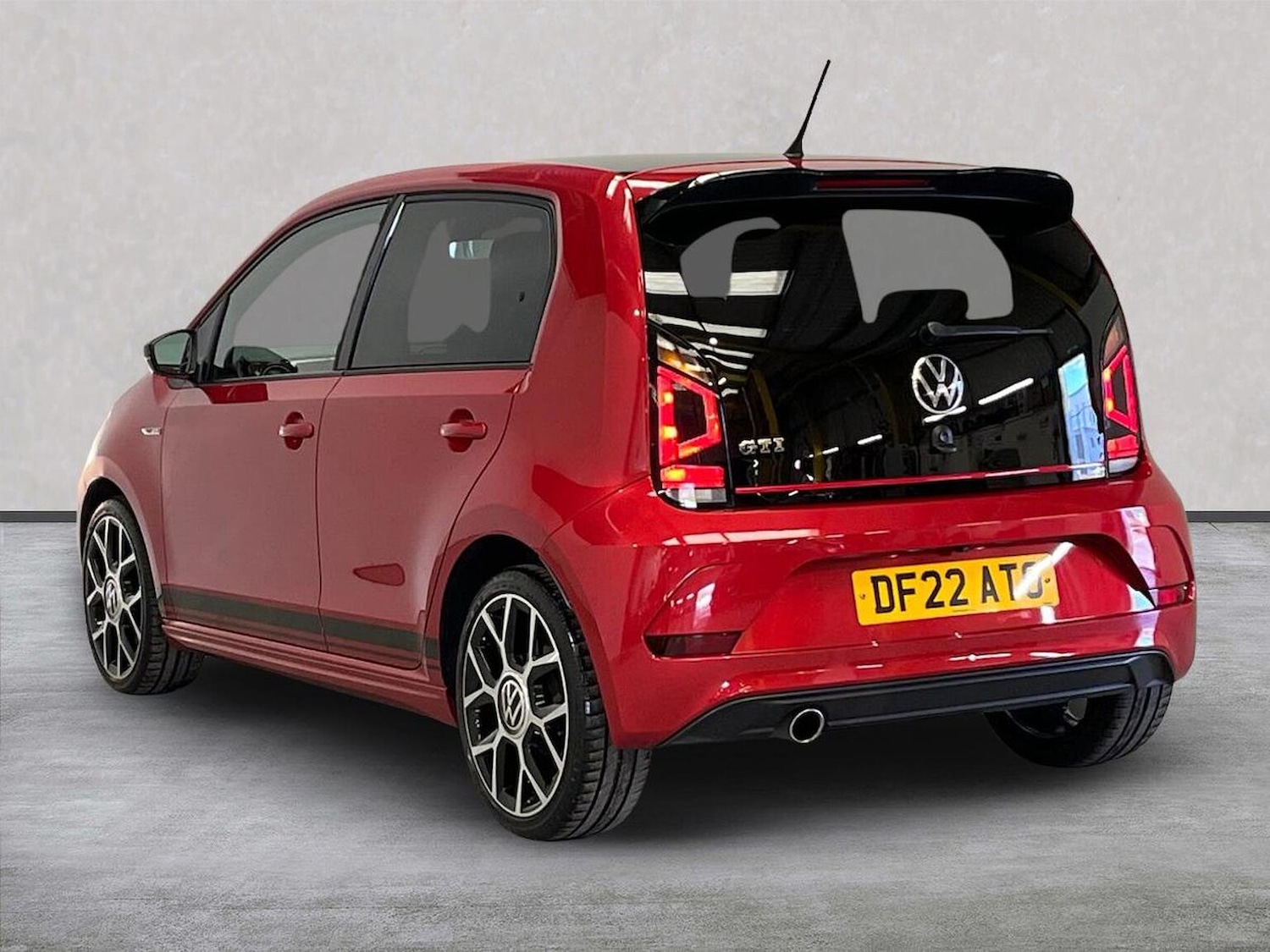 Used Volkswagen up! 2022 for sale - 78195903: Photo 2