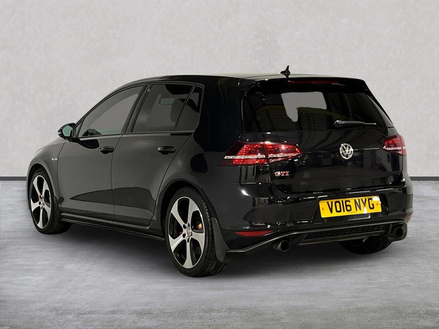 Used Volkswagen Golf 2016 for sale - 76725919: Photo 2