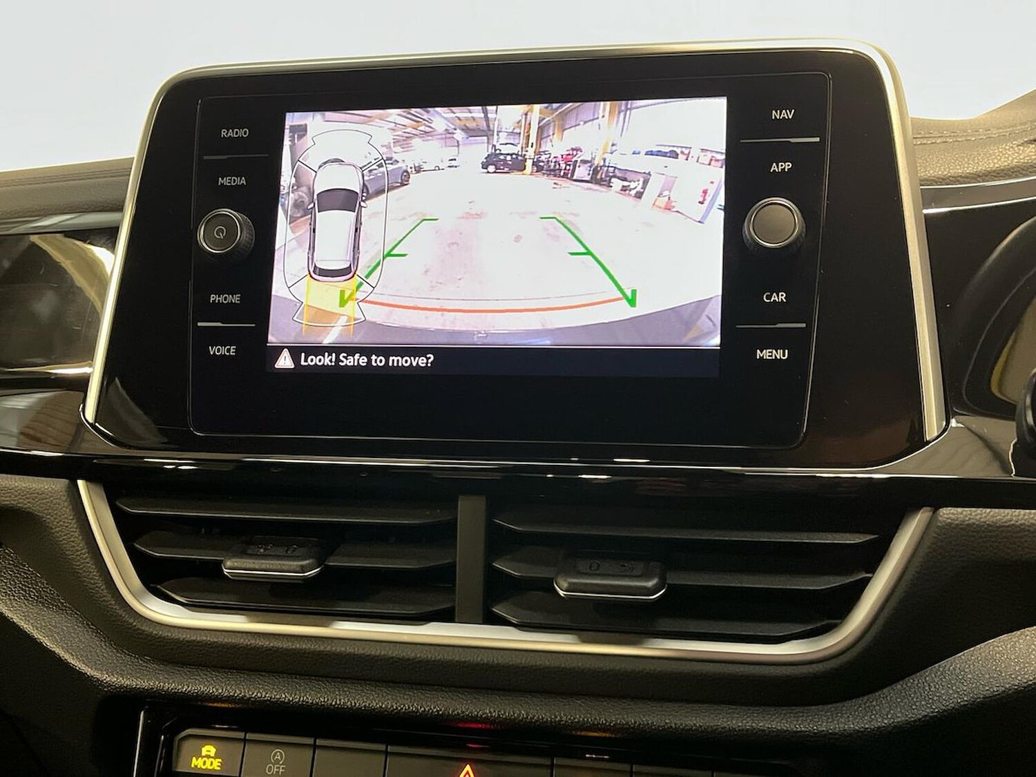 Used Volkswagen T-Roc 2022 for sale - 76565498: Photo 23