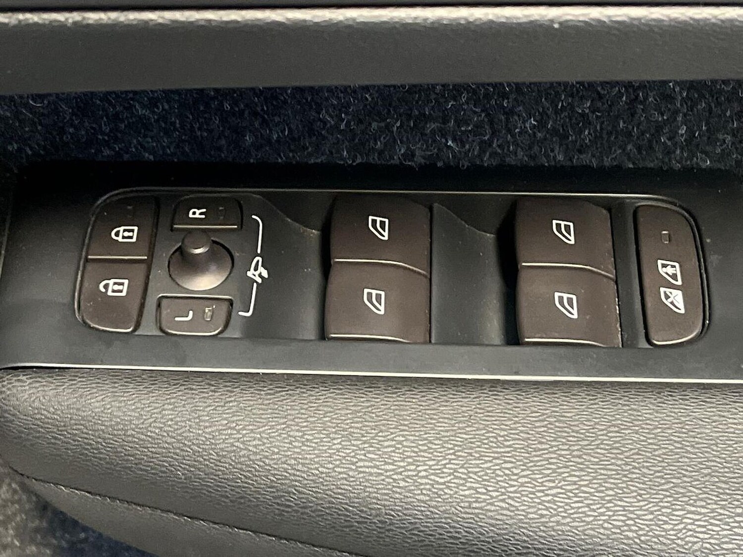 Used Volvo XC40 2018 for sale - 76426786: Photo 21