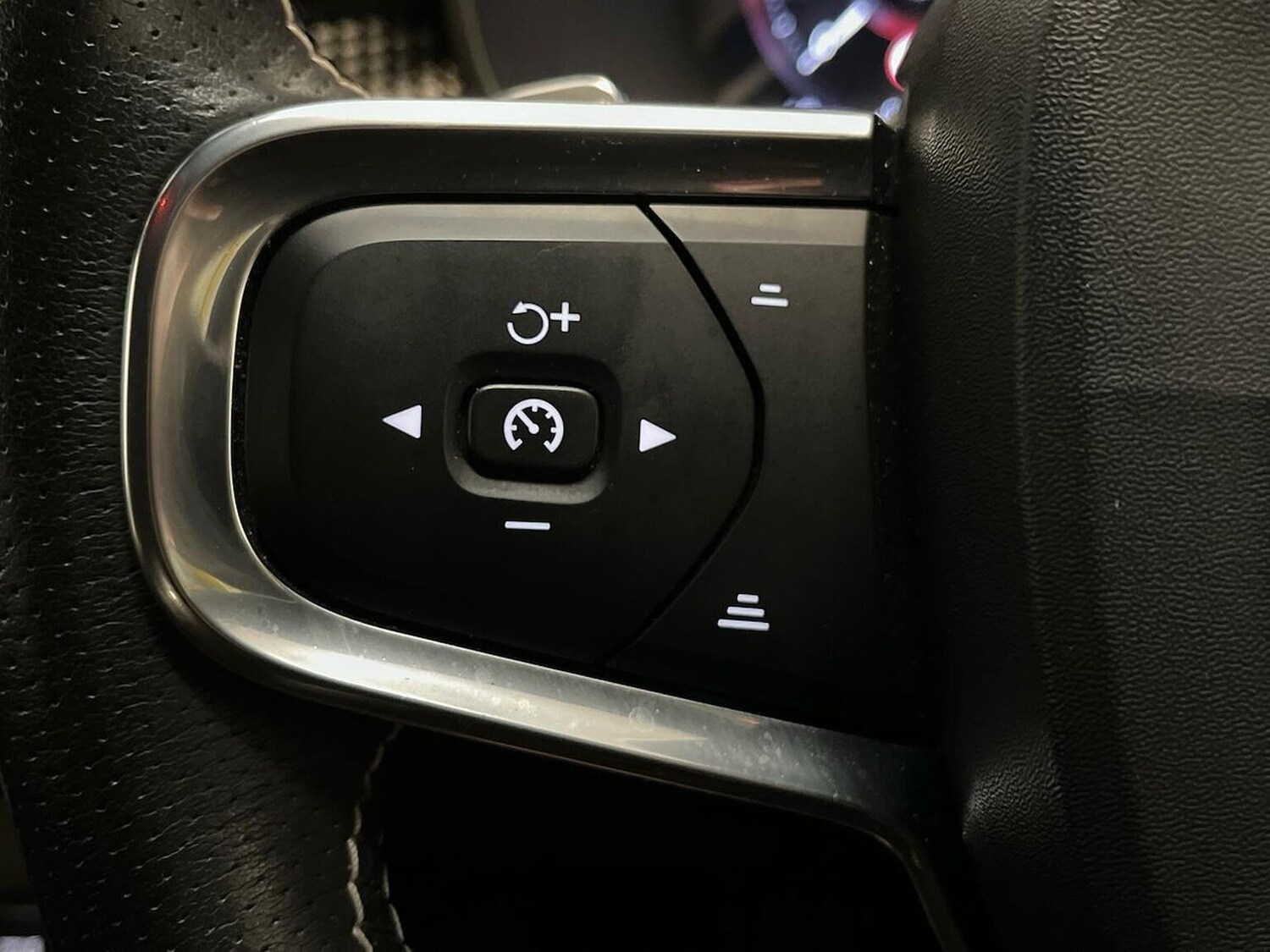 Used Volvo XC40 2018 for sale - 76426786: Photo 27