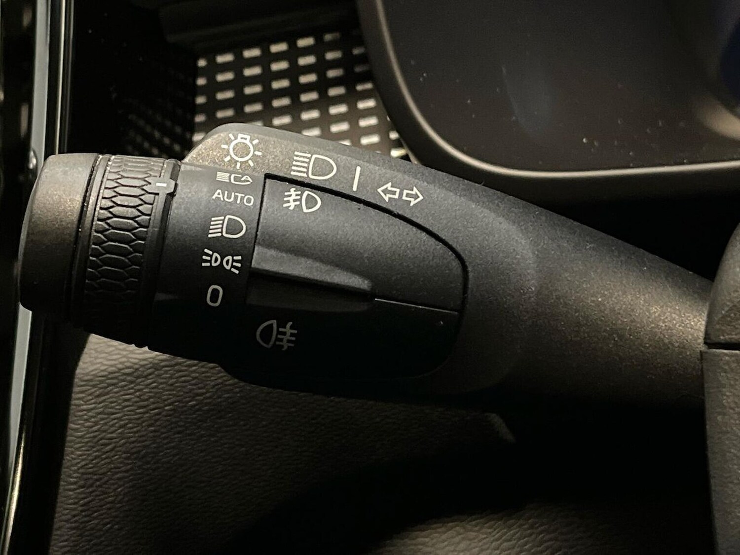 Used Volvo XC40 2018 for sale - 76426786: Photo 29