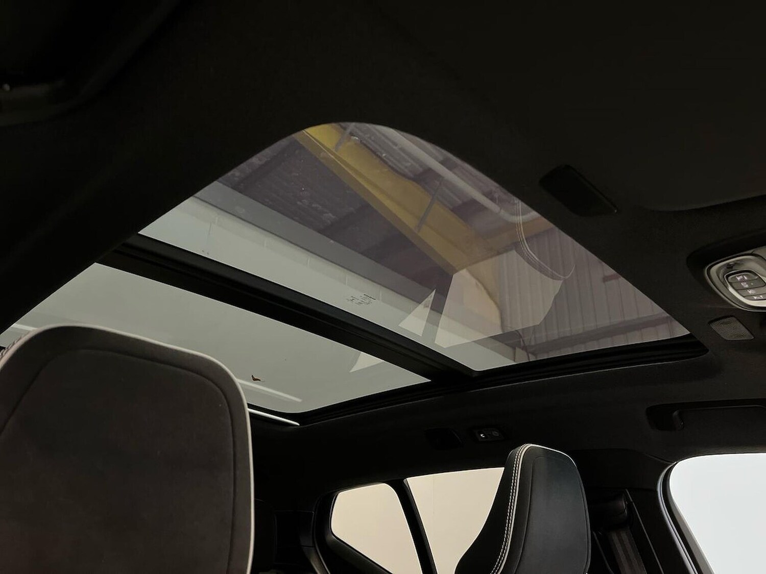 Used Volvo XC40 2018 for sale - 76426786: Photo 32