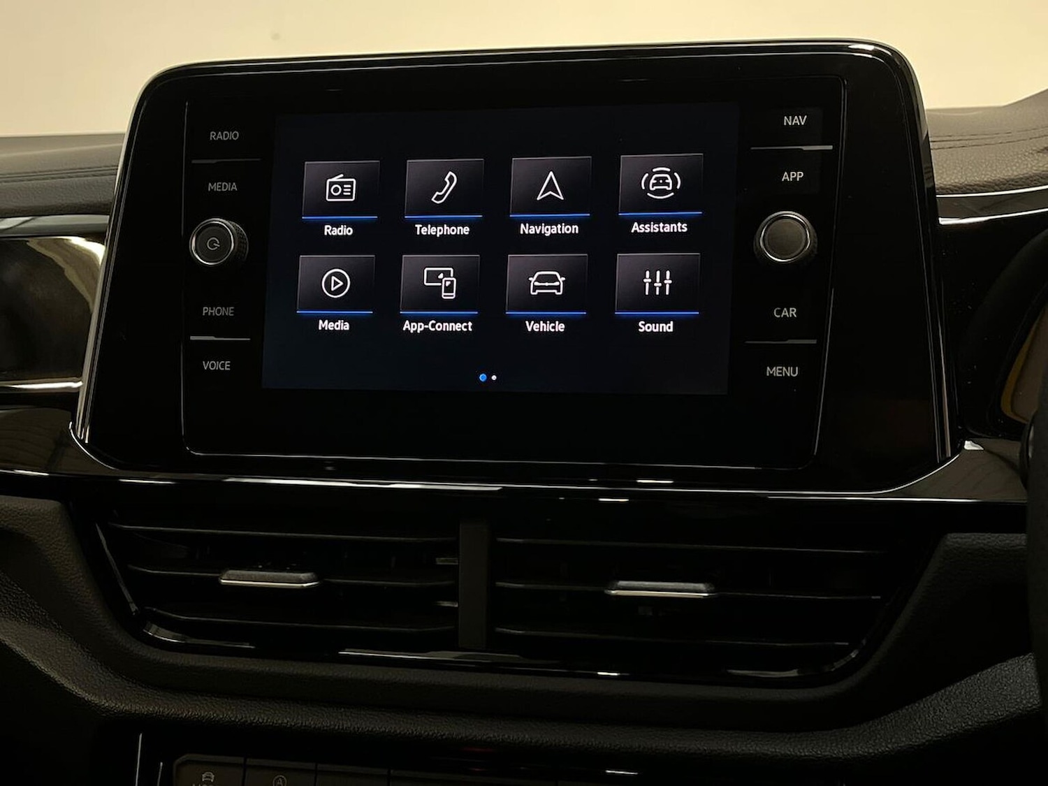 Used Volkswagen T-Roc 2025 for sale - 76643576: Photo 11