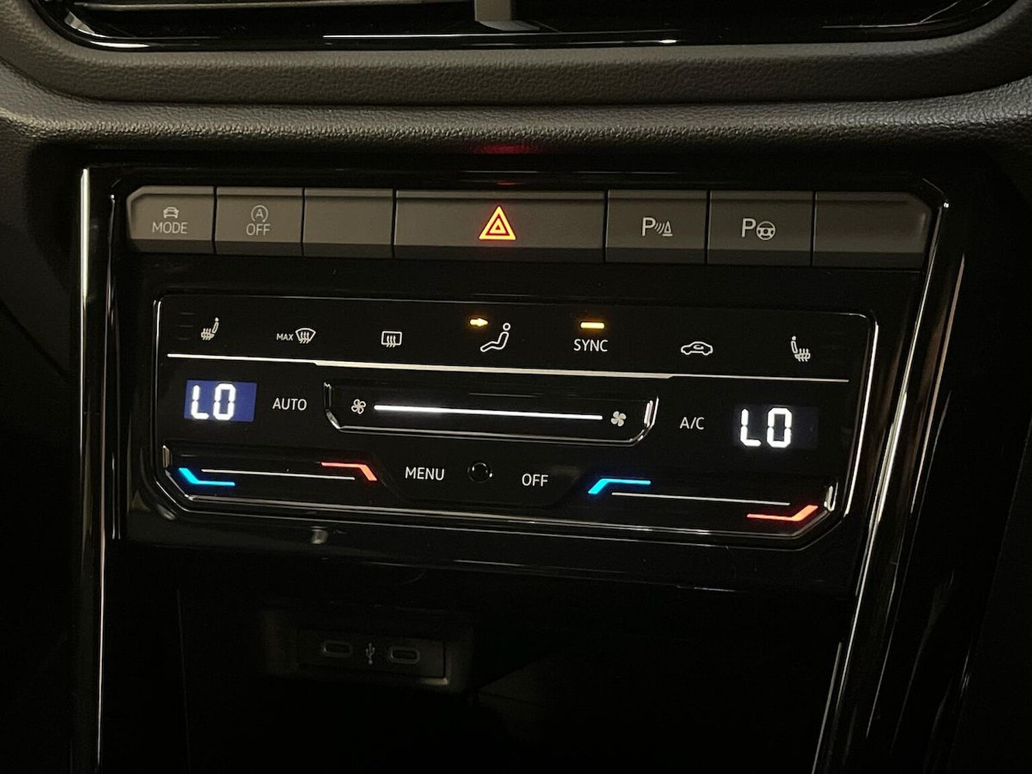 Used Volkswagen T-Roc 2025 for sale - 76643576: Photo 12