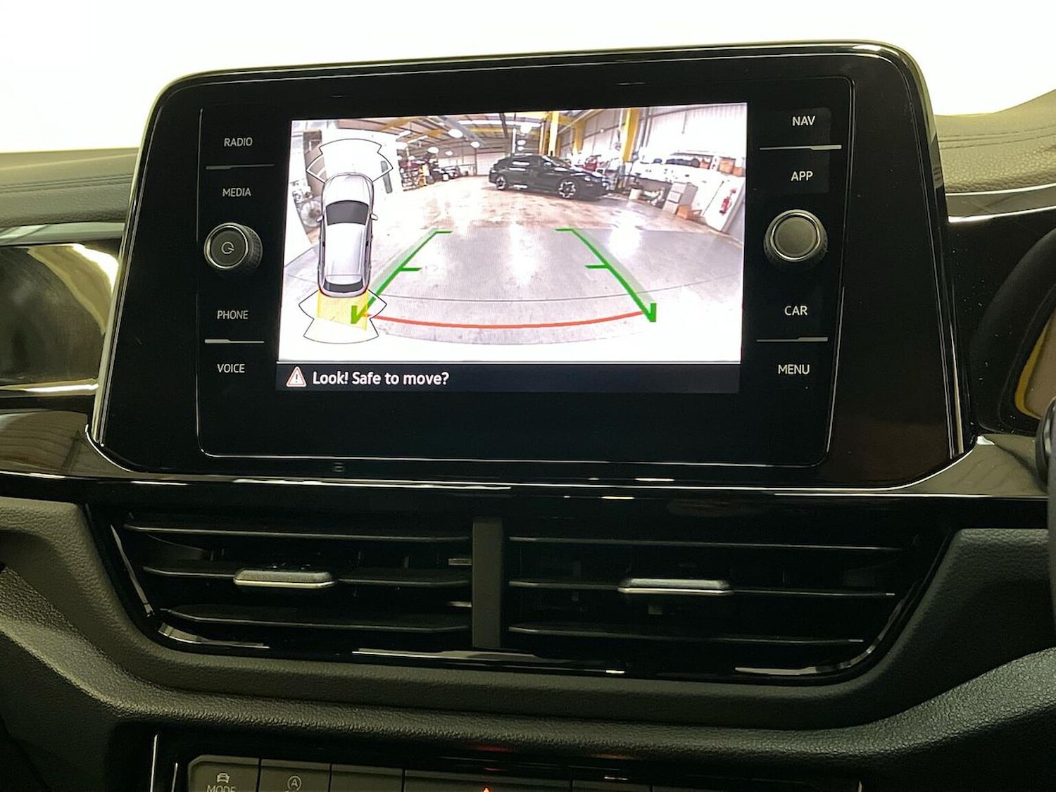 Used Volkswagen T-Roc 2025 for sale - 76643576: Photo 23