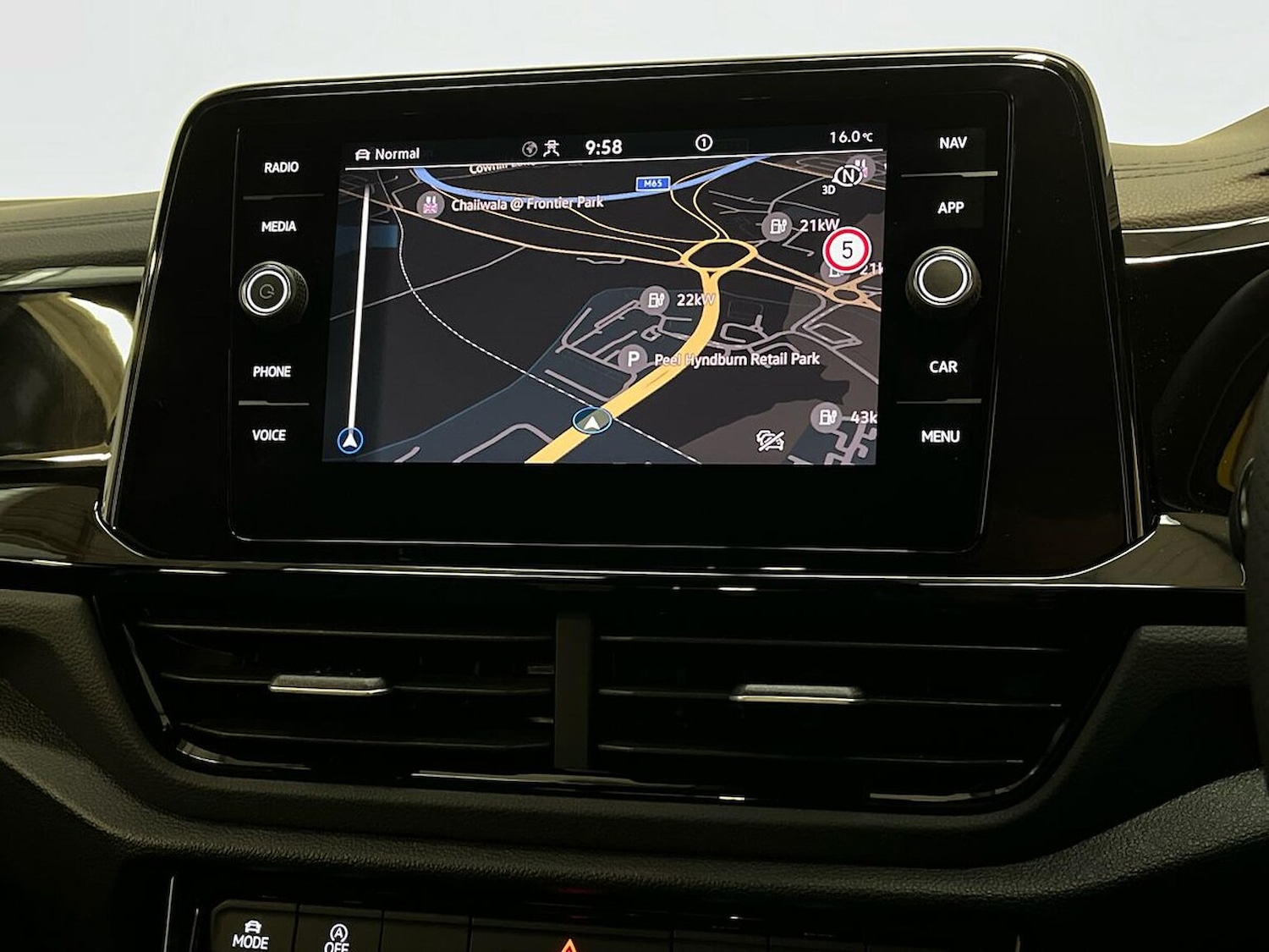 Used Volkswagen T-Roc 2025 for sale - 76643576: Photo 24