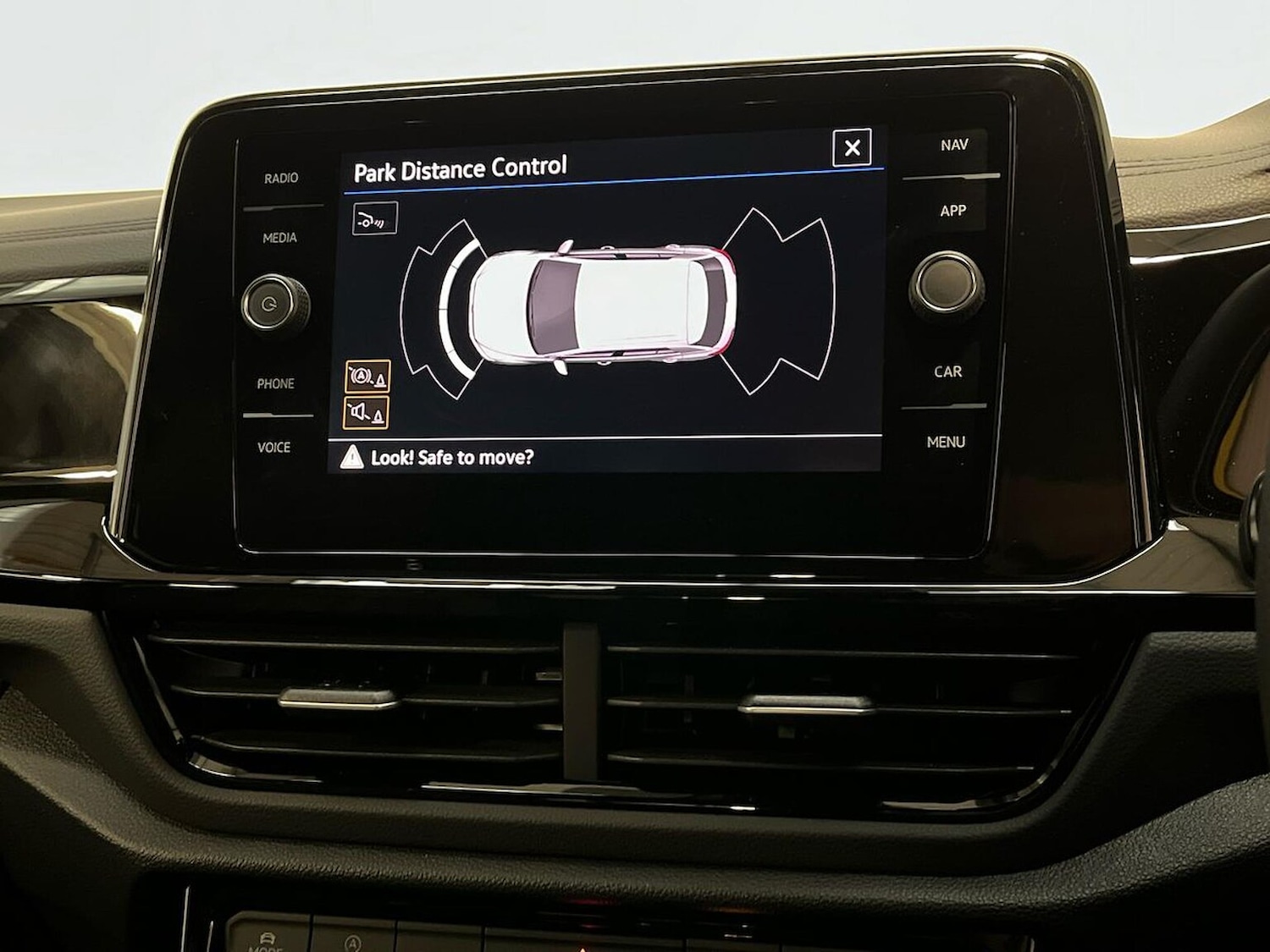 Used Volkswagen T-Roc 2025 for sale - 76643576: Photo 25