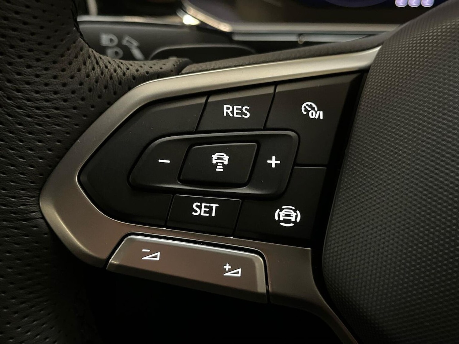 Used Volkswagen T-Roc 2025 for sale - 76643576: Photo 27