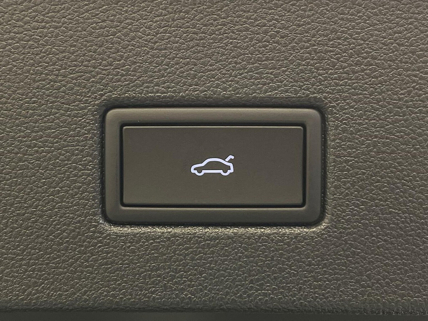 Used Volkswagen T-Roc 2025 for sale - 76643576: Photo 30