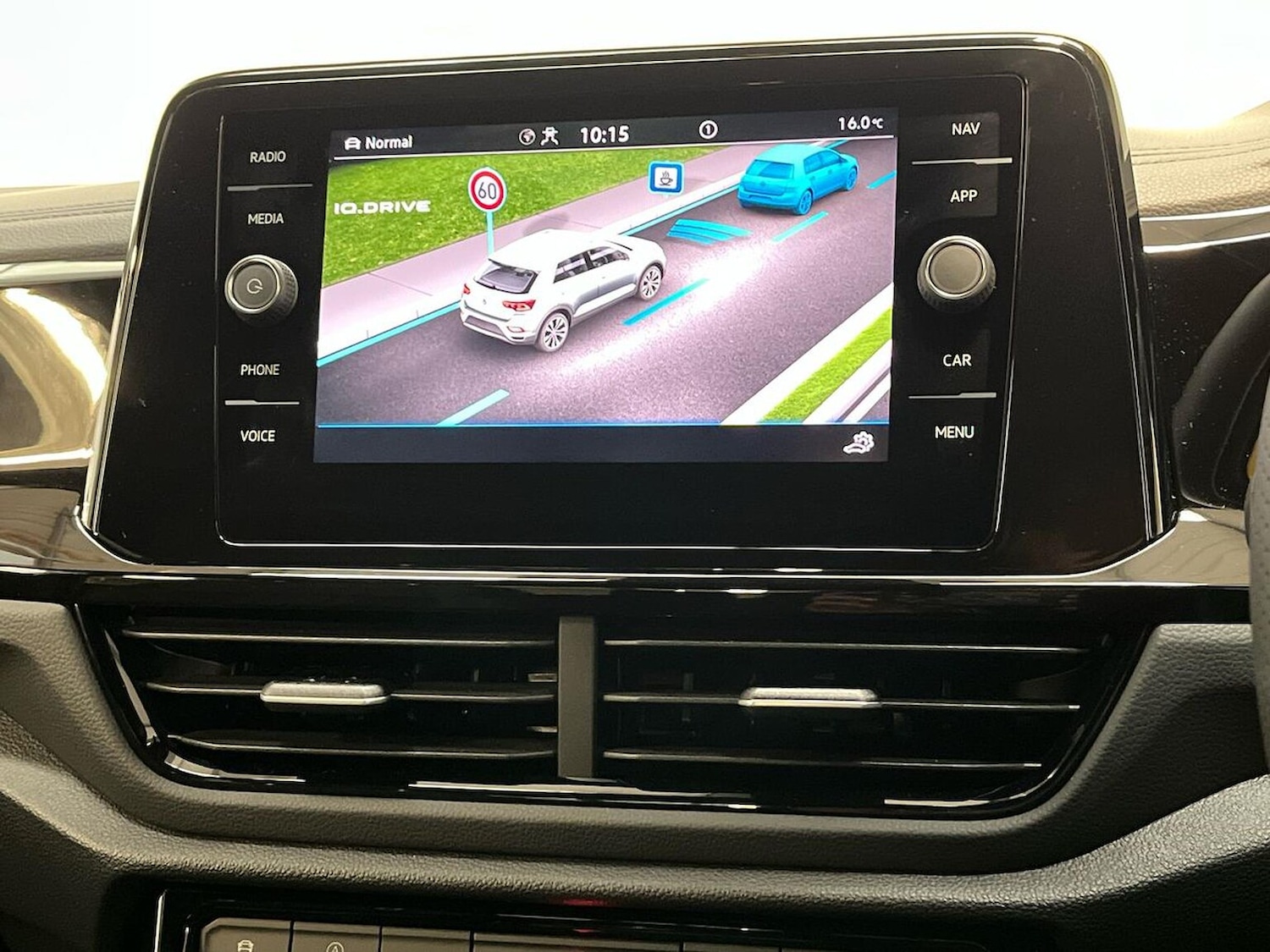 Used Volkswagen T-Roc 2025 for sale - 76643576: Photo 31