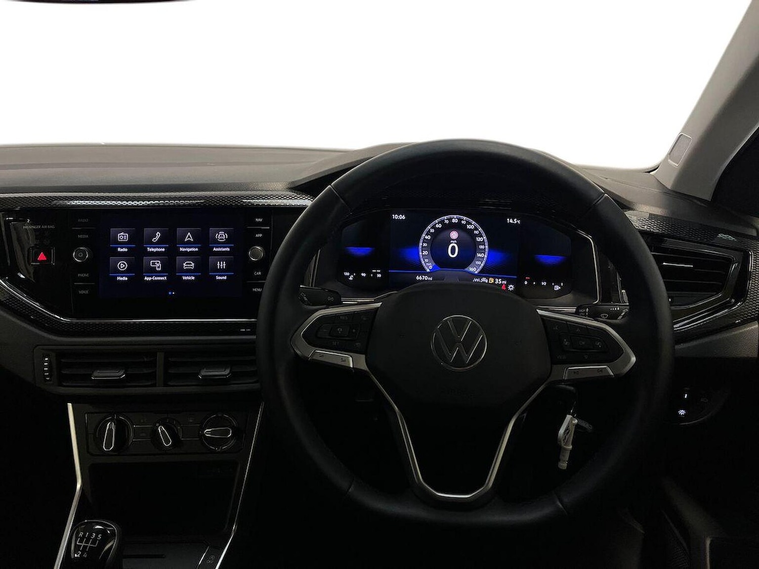 Used Volkswagen Polo 2024 for sale - 76478217: Photo 9