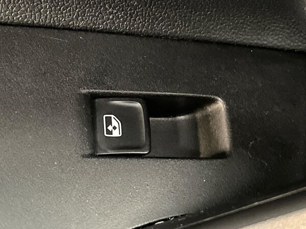 Used Volkswagen Polo 2022 for sale - 76182459: Photo 39