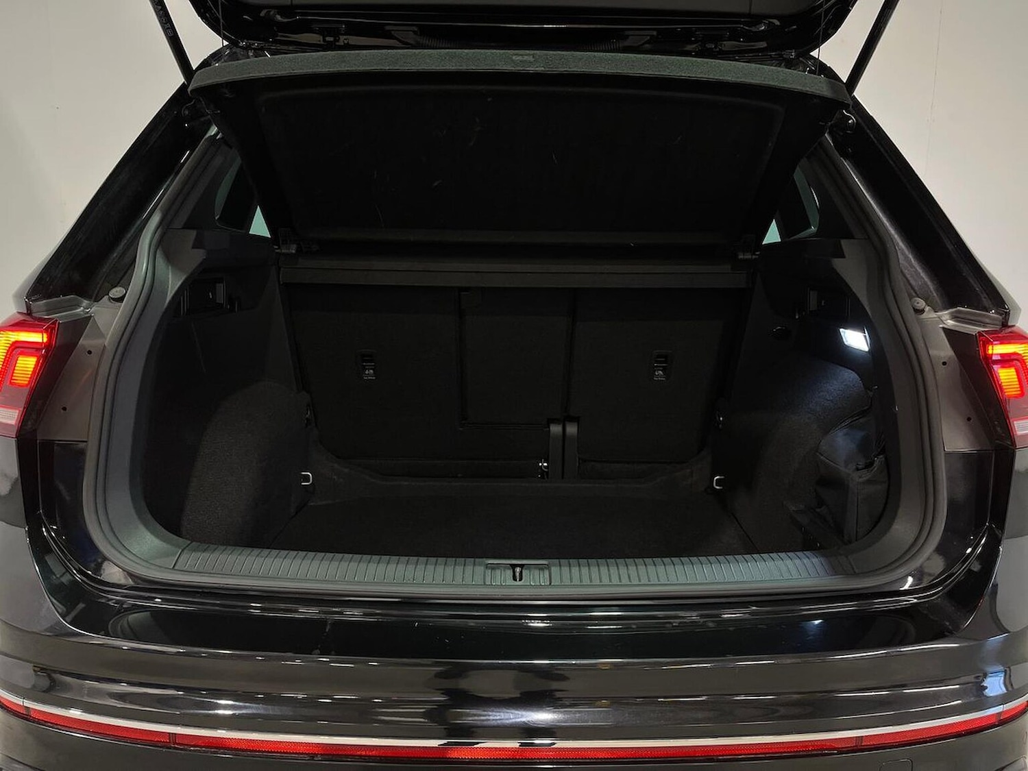 Used Volkswagen Tiguan 2023 for sale - 77916170: Photo 17