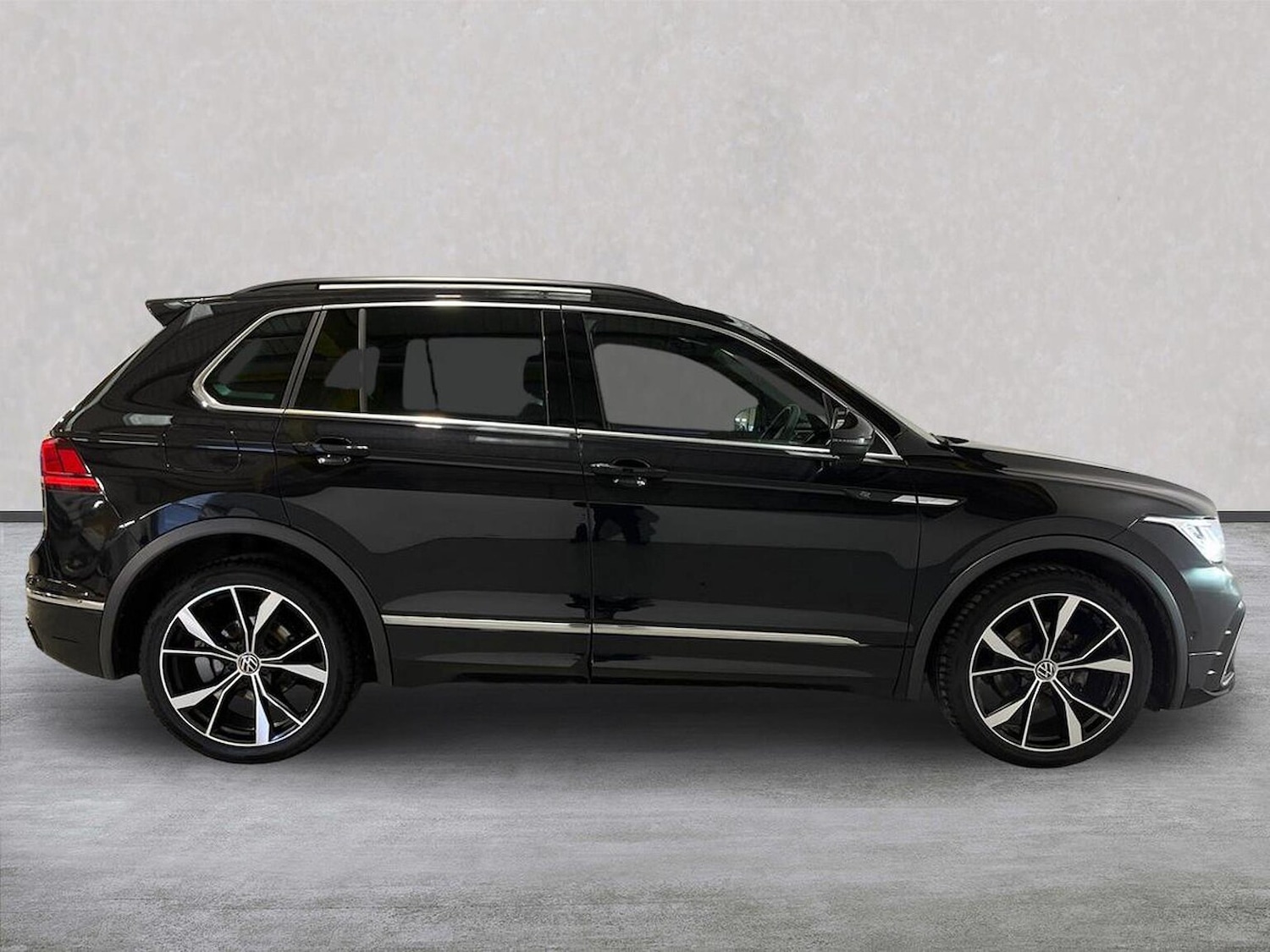 Used Volkswagen Tiguan 2023 for sale - 77916170: Photo 3