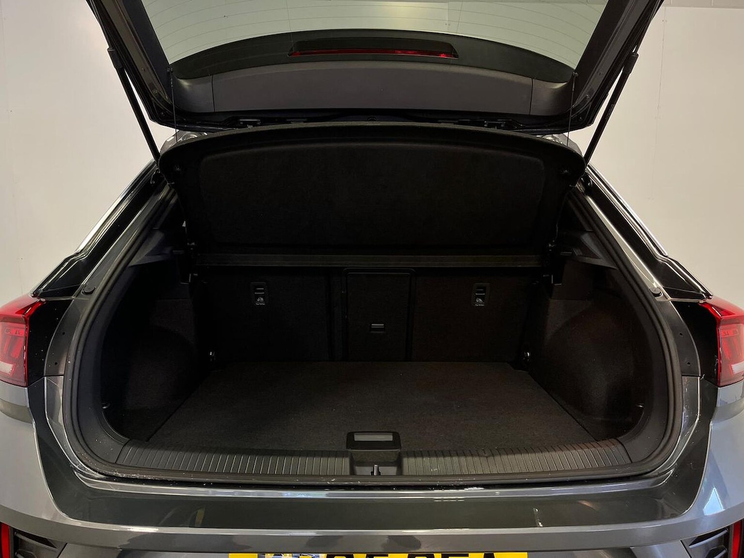 Used Volkswagen T-Roc 2025 for sale - 76046006: Photo 17
