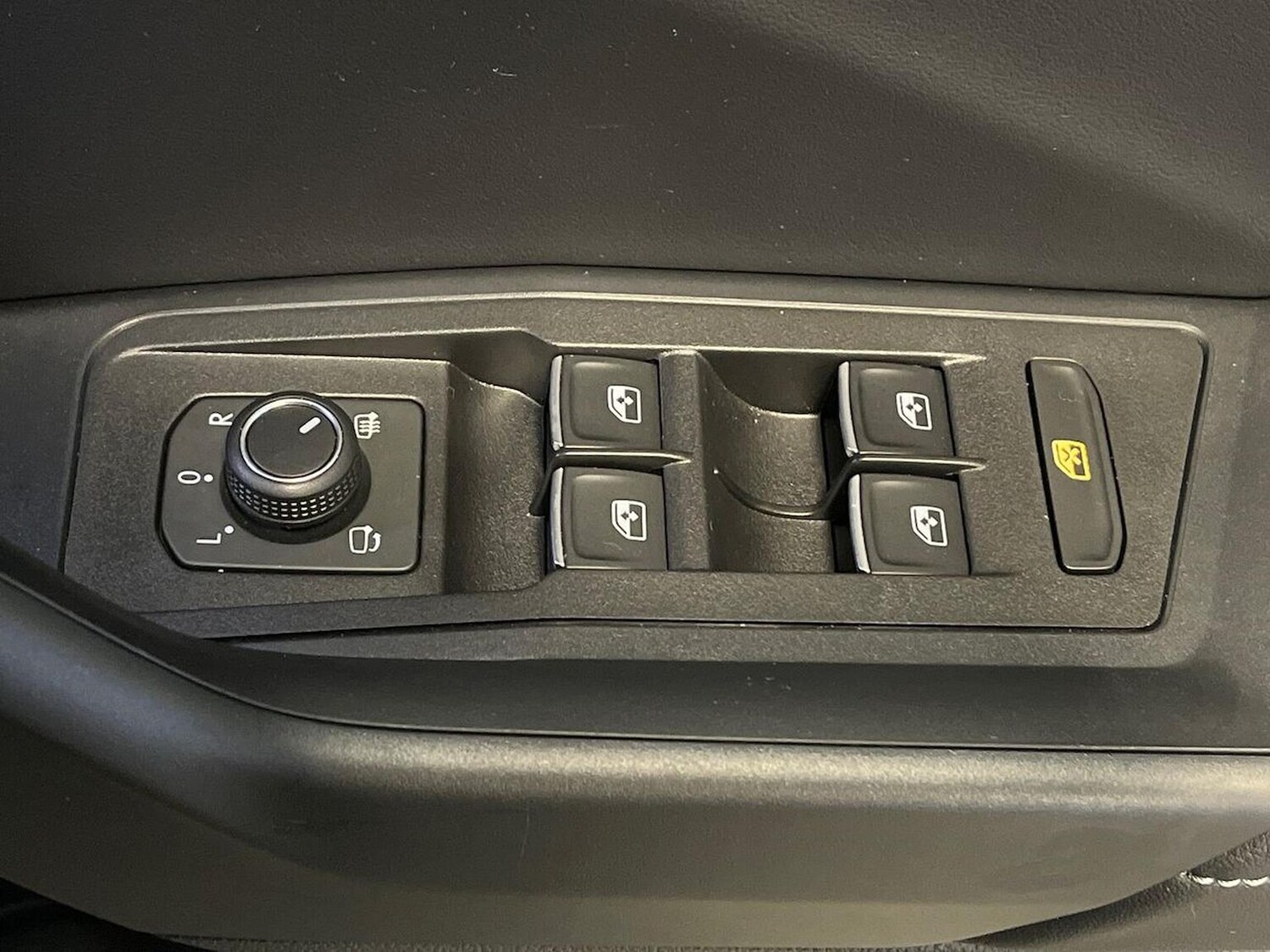 Used Volkswagen T-Roc 2025 for sale - 76046006: Photo 21