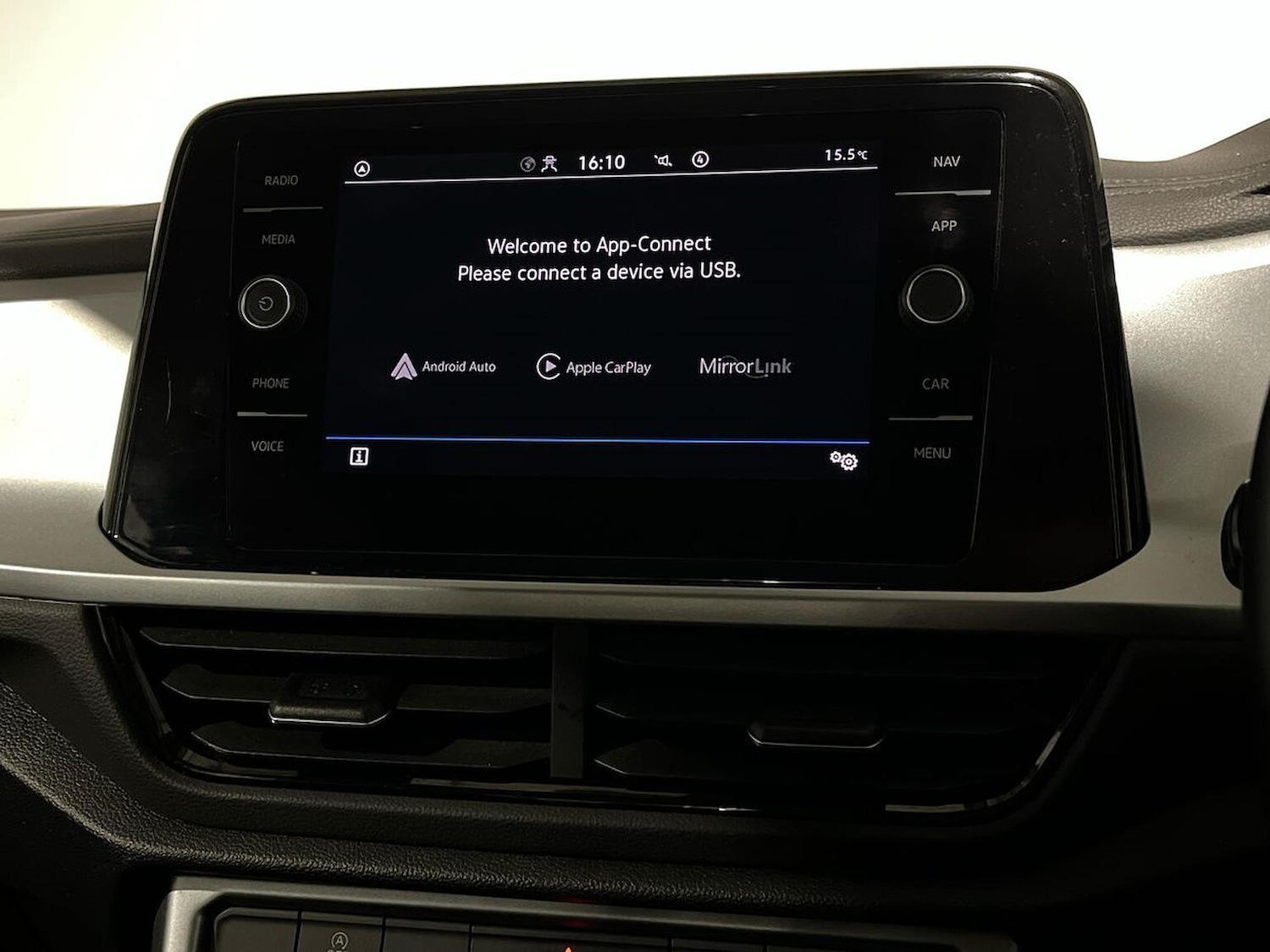 Used Volkswagen T-Roc 2022 for sale - 76770067: Photo 24