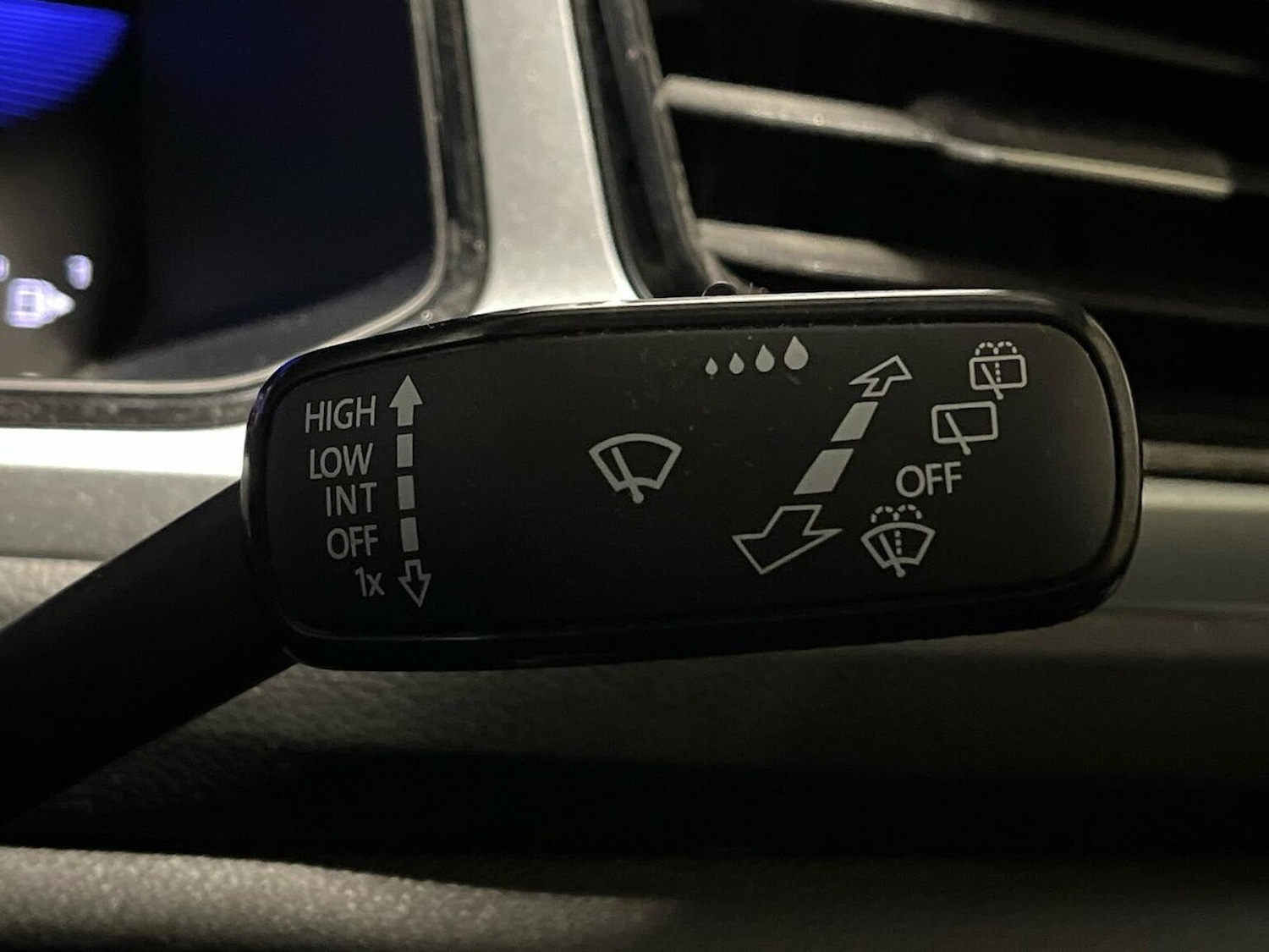 Used Volkswagen T-Roc 2022 for sale - 76770067: Photo 28