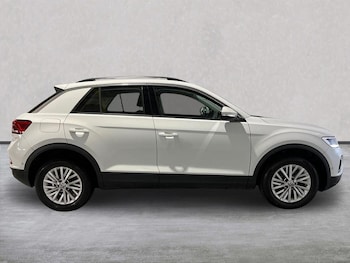 Used Volkswagen T-Roc 2022 for sale - 76770067: Photo