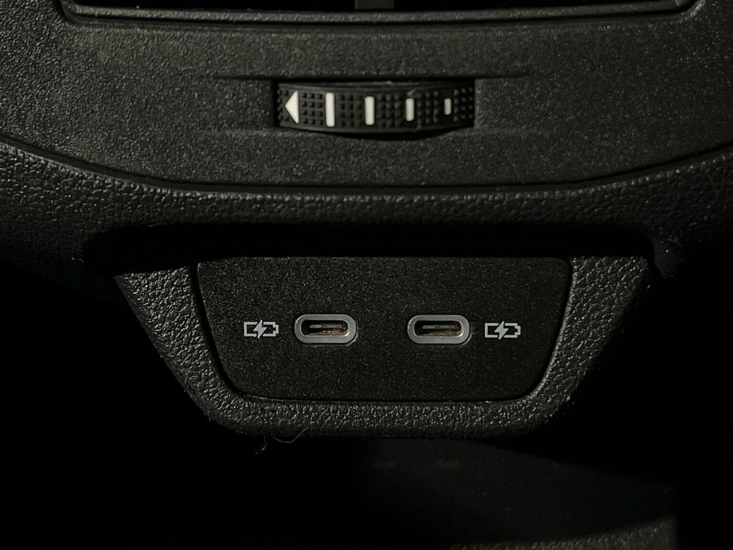 Used Volkswagen T-Roc 2022 for sale - 76770067: Photo 40