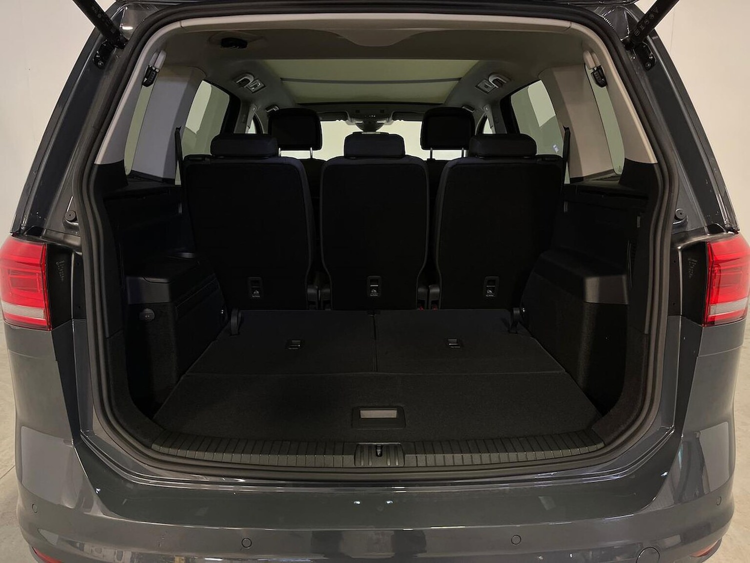 Used Volkswagen Touran 2025 for sale - 76164892: Photo 17