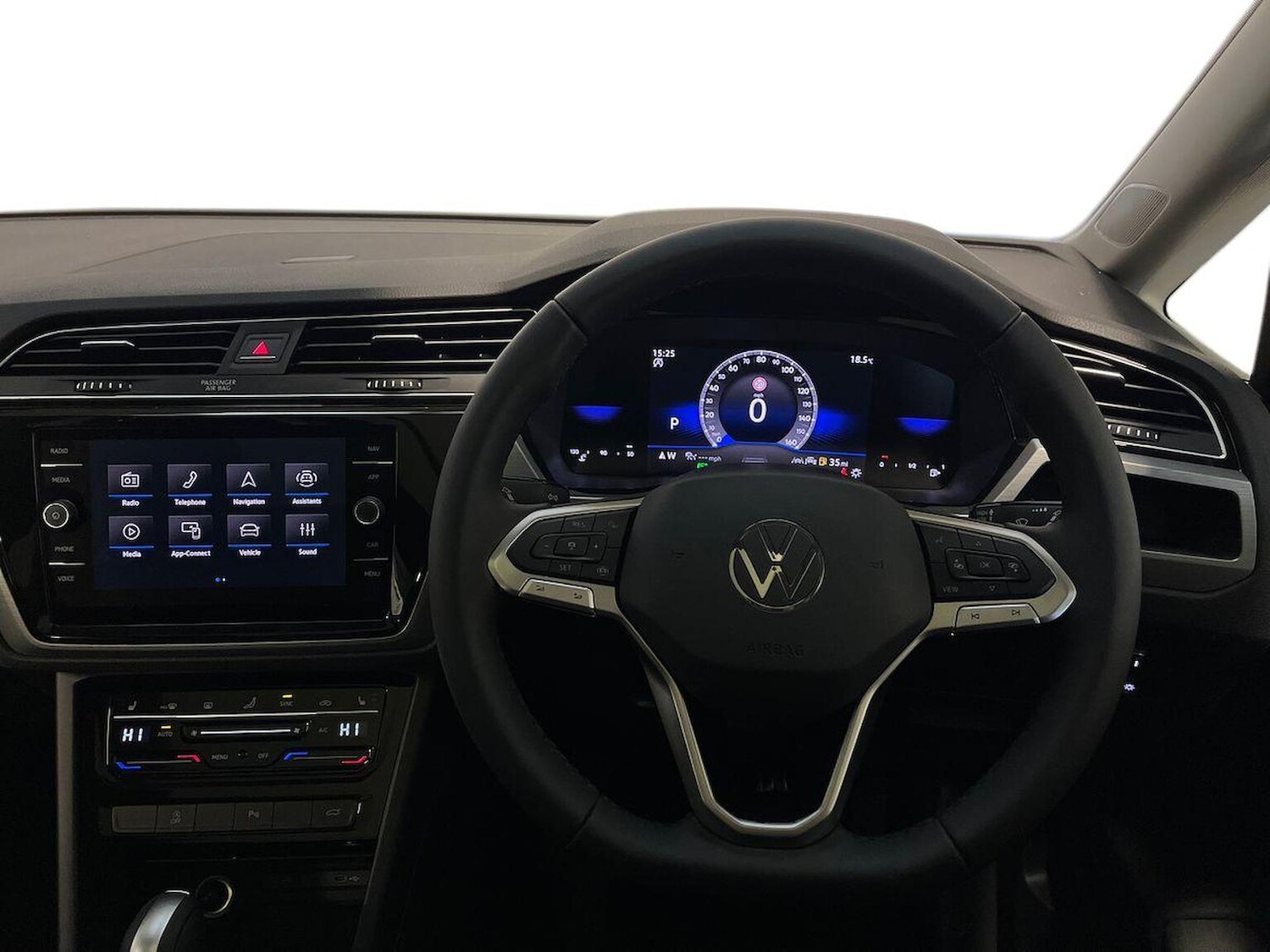 Used Volkswagen Touran 2025 for sale - 76164892: Photo 9