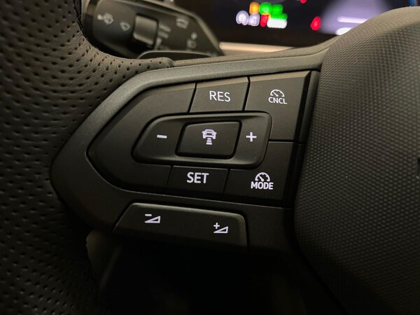 Used Volkswagen Passat 2025 for sale - 76293028: Photo 27