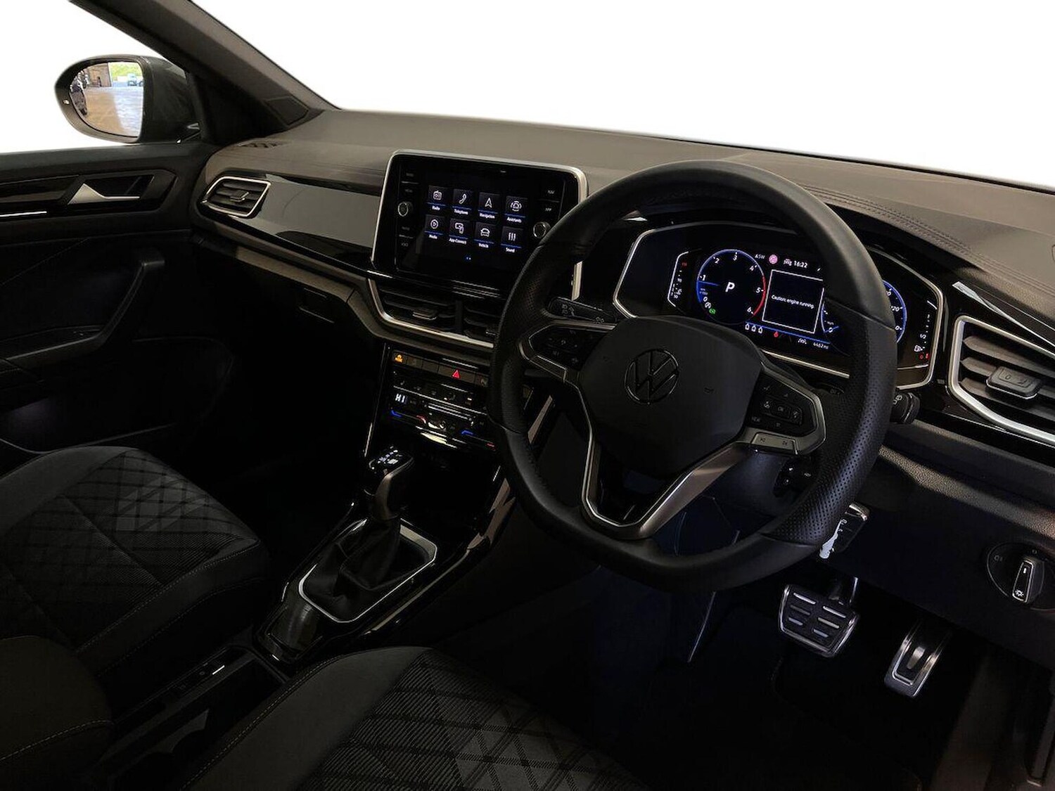 Used Volkswagen T-Roc 2025 for sale - 76076337: Photo 15