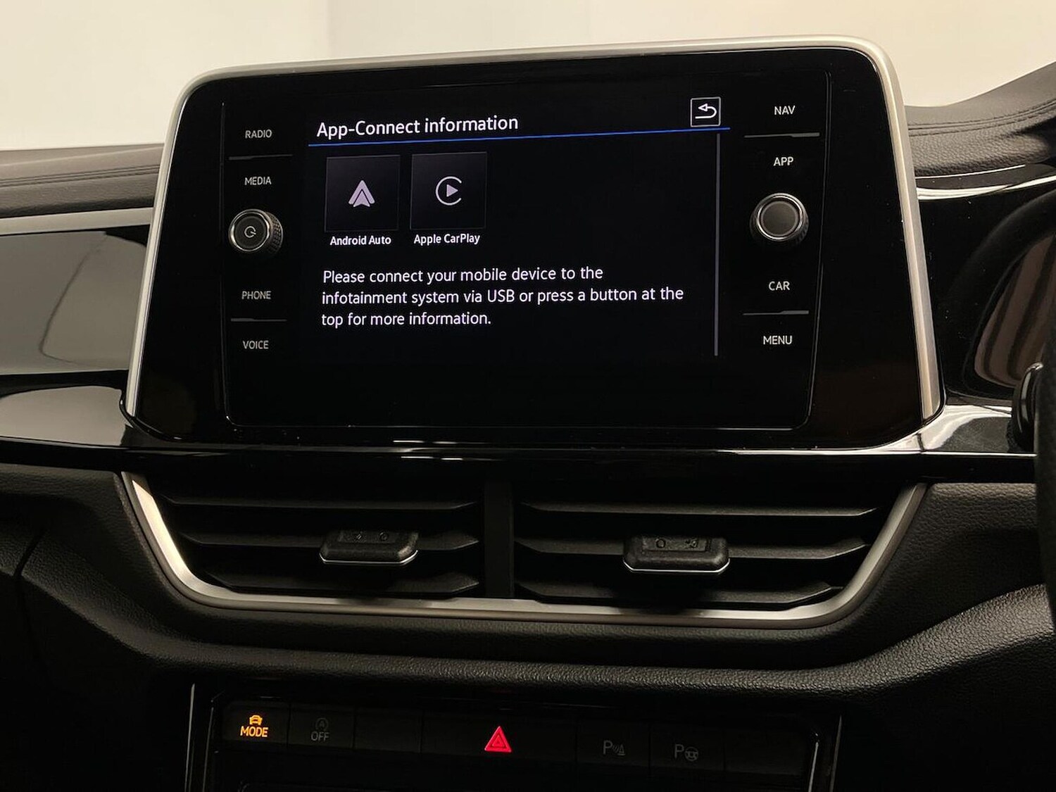 Used Volkswagen T-Roc 2025 for sale - 76076337: Photo 31