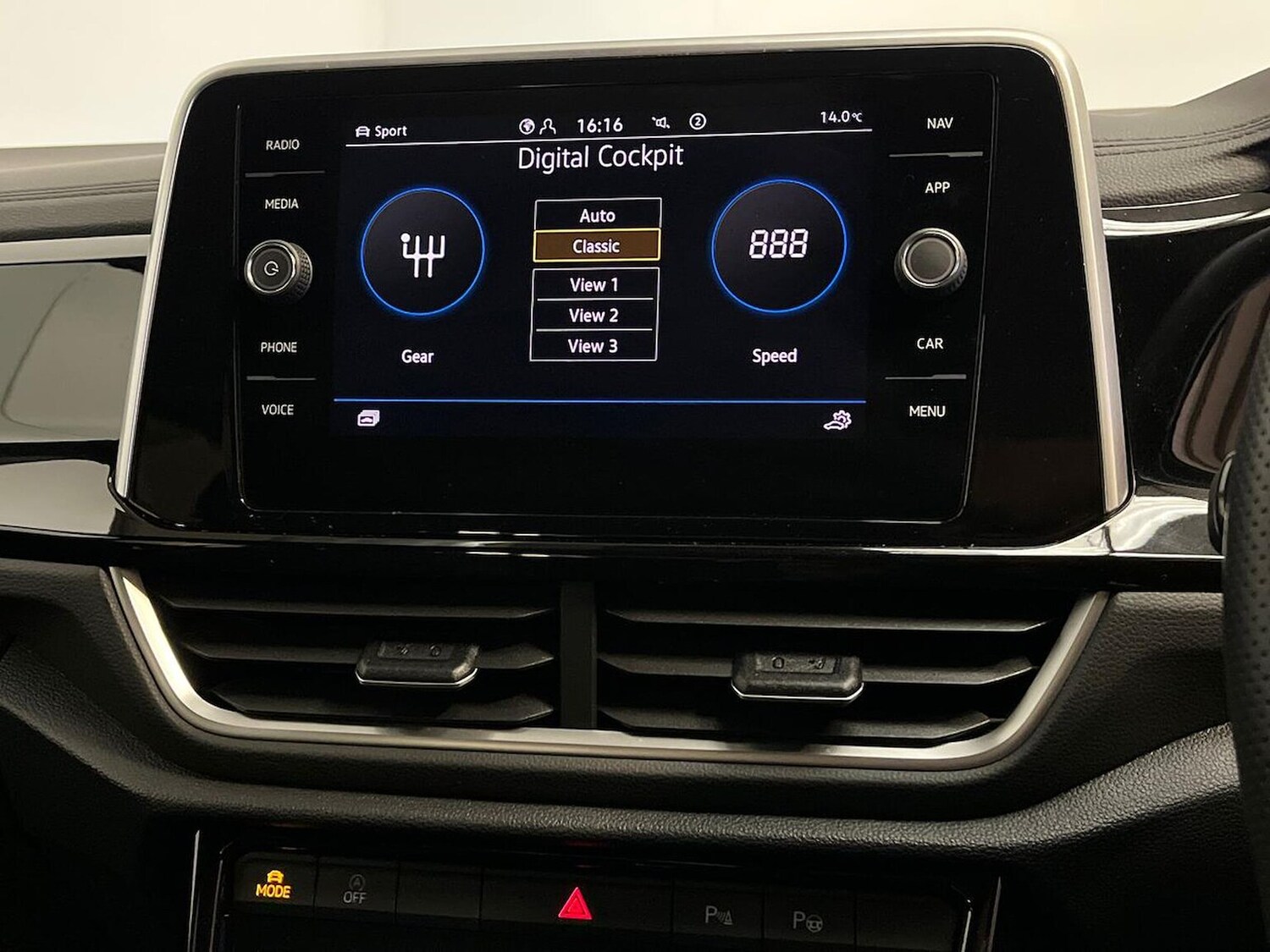 Used Volkswagen T-Roc 2025 for sale - 76076337: Photo 40