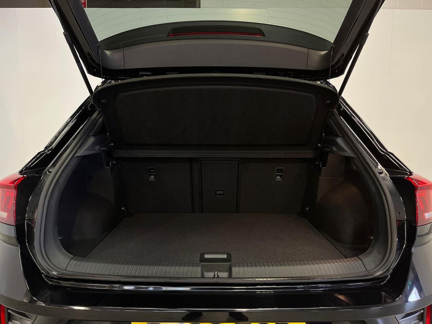 Used Volkswagen T-Roc 2023 for sale - 76144316: Photo 17