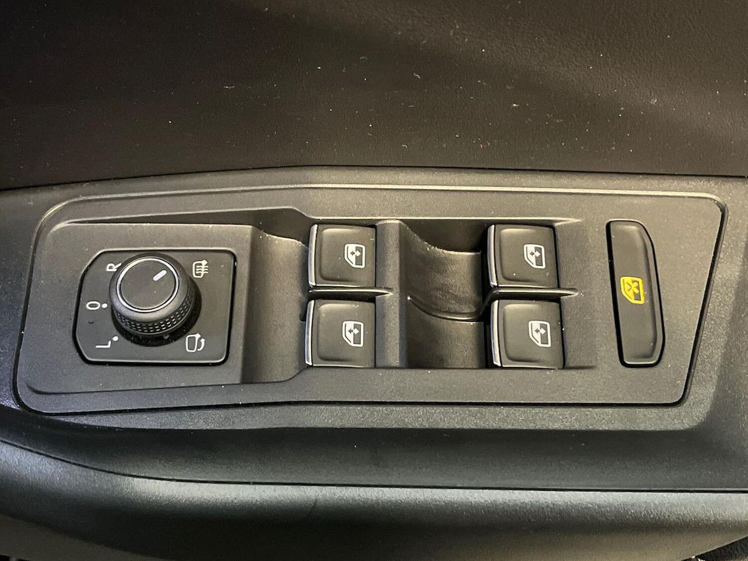 Used Volkswagen T-Roc 2023 for sale - 76144316: Photo 21