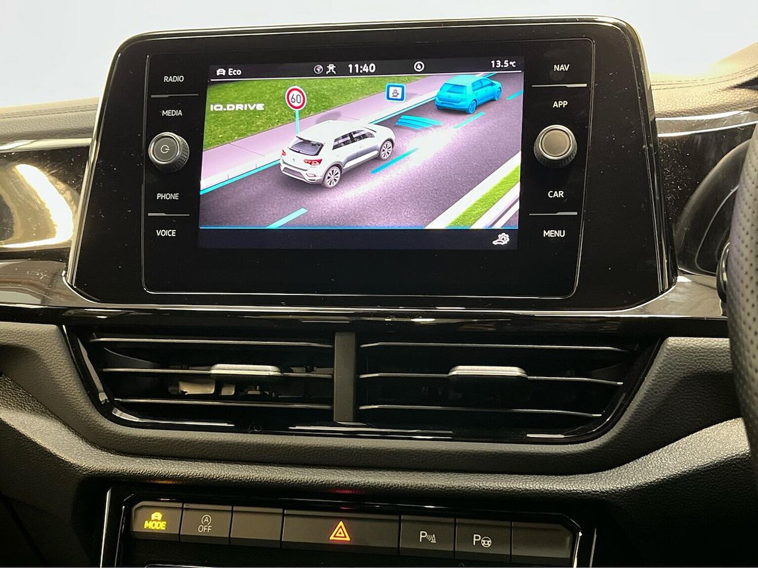 Used Volkswagen T-Roc 2023 for sale - 76144316: Photo 31