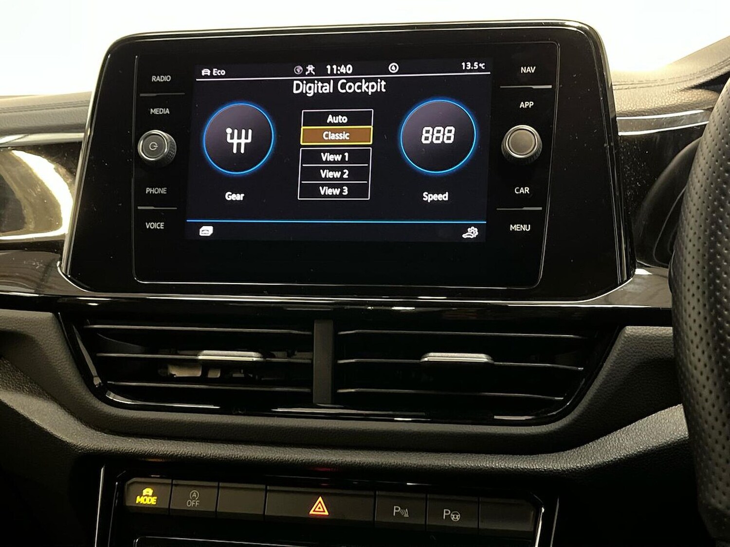 Used Volkswagen T-Roc 2023 for sale - 76144316: Photo 32