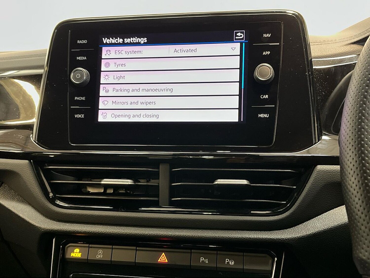 Used Volkswagen T-Roc 2023 for sale - 76144316: Photo 37