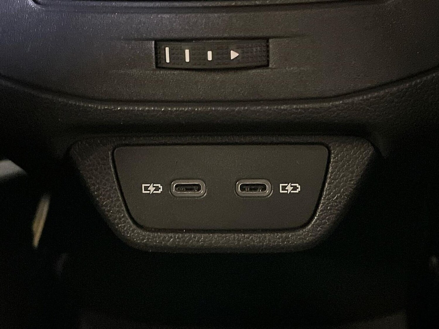 Used Volkswagen T-Roc 2023 for sale - 76144316: Photo 40