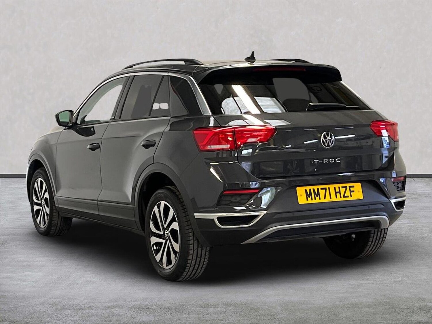 Used Volkswagen T-Roc 2022 for sale - 76057888: Photo 2