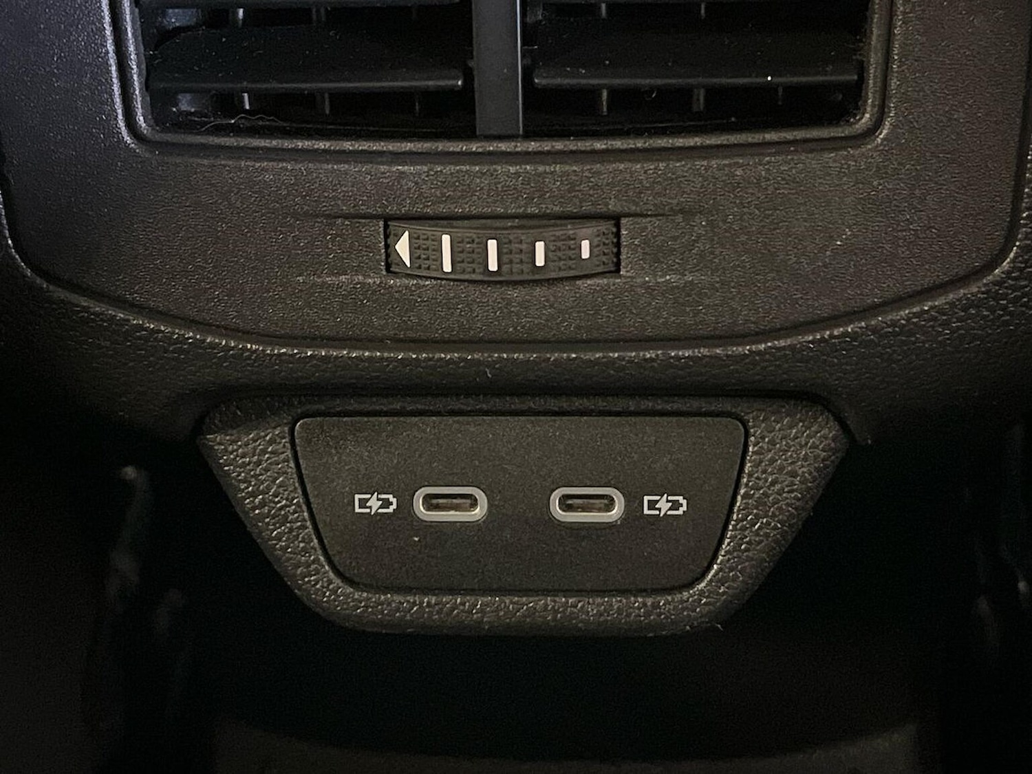 Used Volkswagen T-Roc 2022 for sale - 76057888: Photo 40