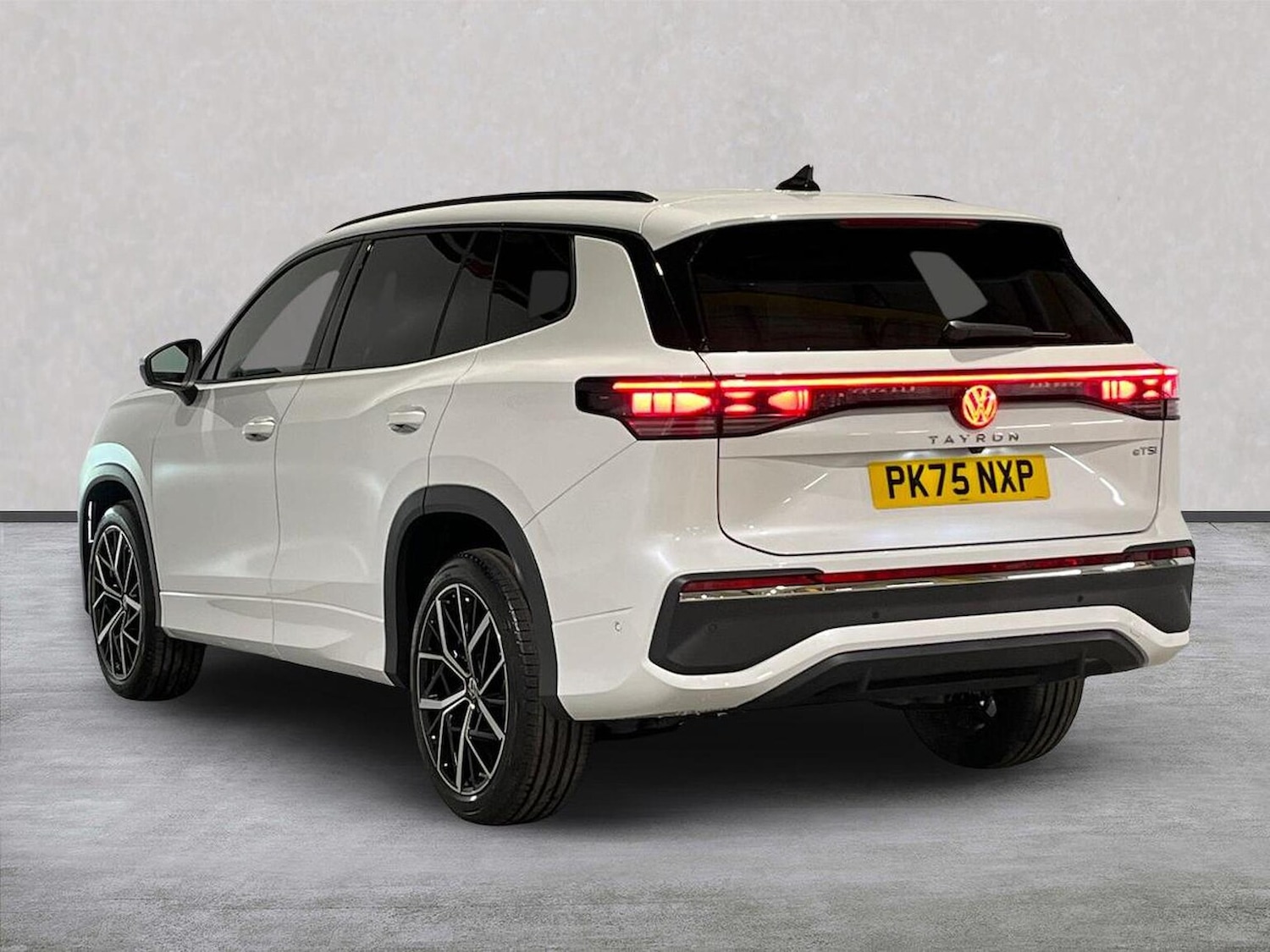 Used Volkswagen Touran 2025 for sale - 77616674: Photo 2