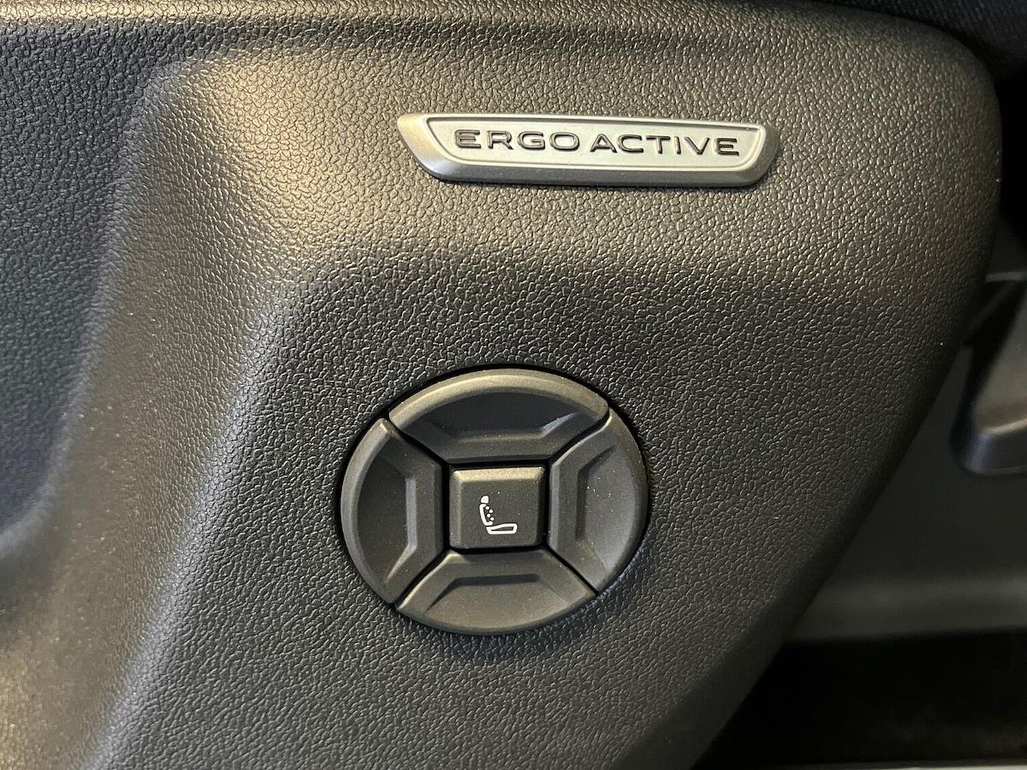 Used Volkswagen Touran 2025 for sale - 76142947: Photo 30