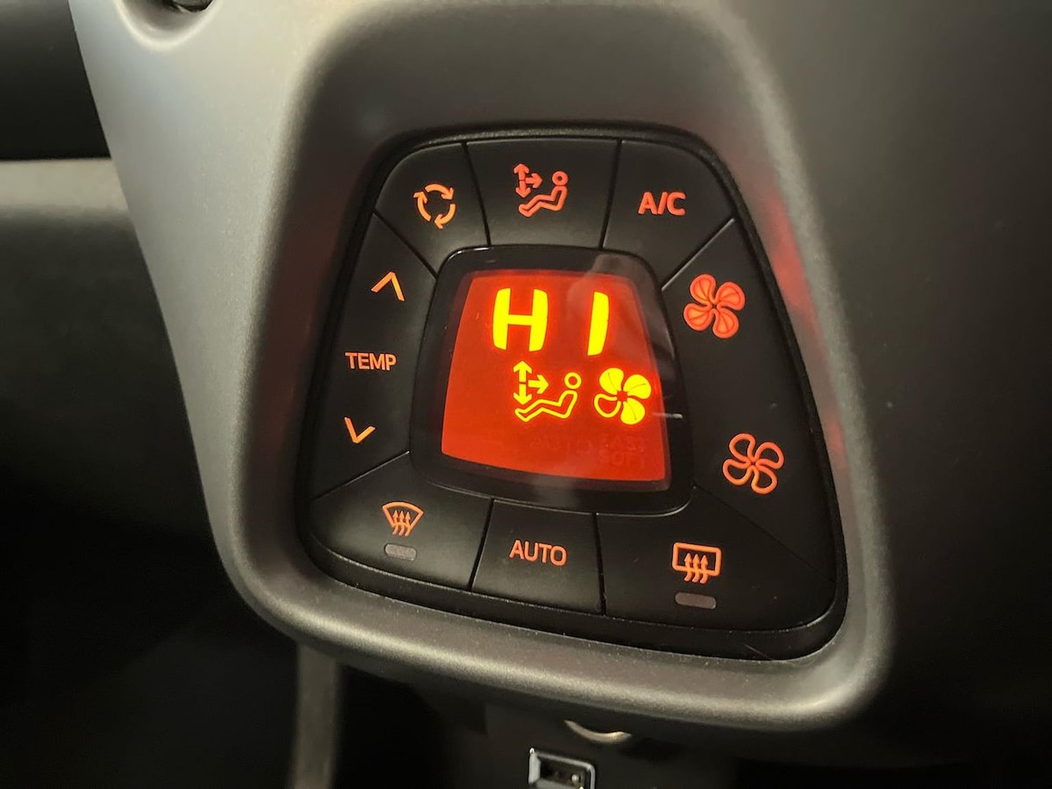 Used Toyota AYGO 2018 for sale - 76628201: Photo 12