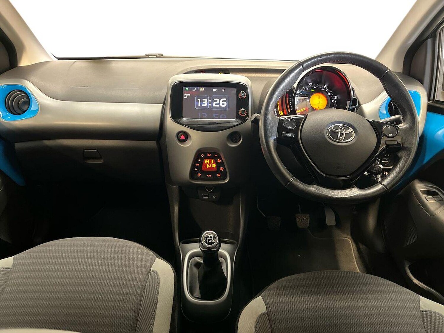 Used Toyota AYGO 2018 for sale - 76628201: Photo 8