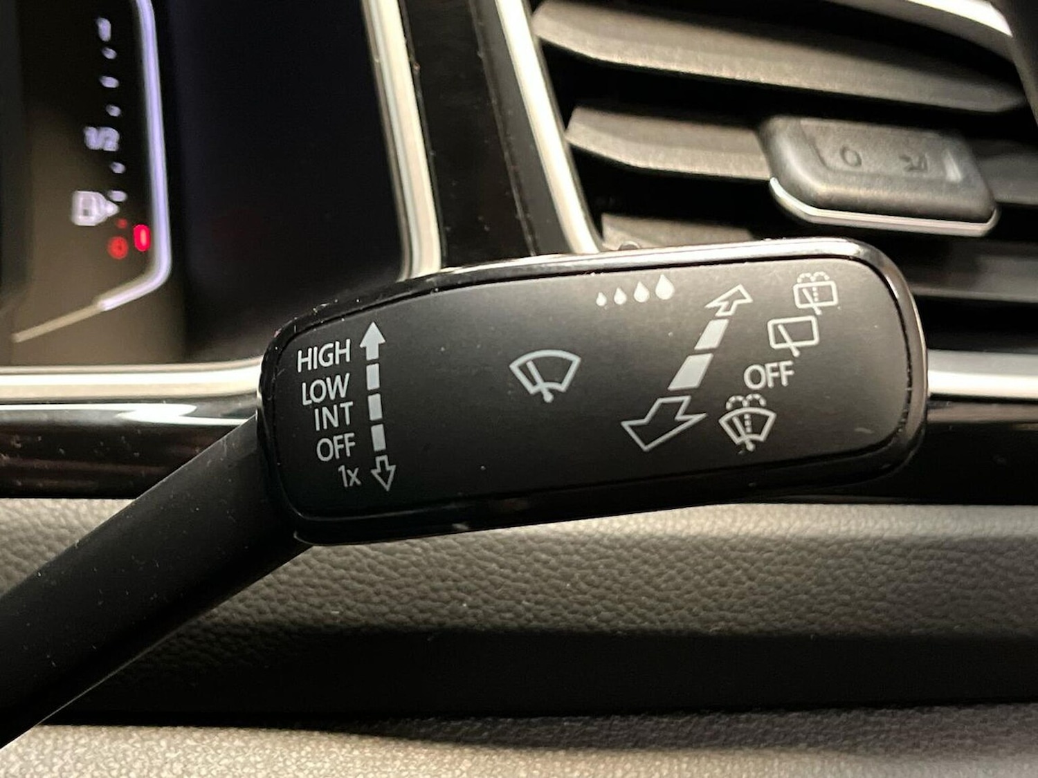 Used Volkswagen T-Roc 2022 for sale - 76478183: Photo 28