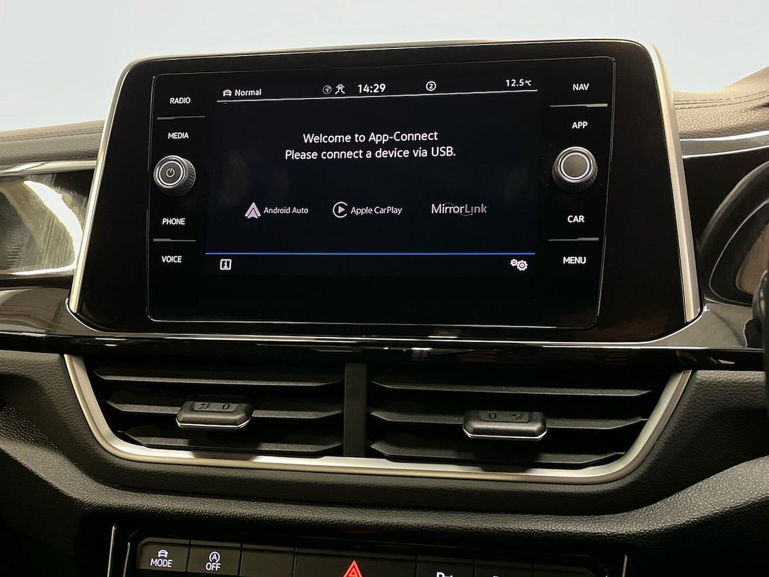 Used Volkswagen T-Roc 2022 for sale - 76478183: Photo 31