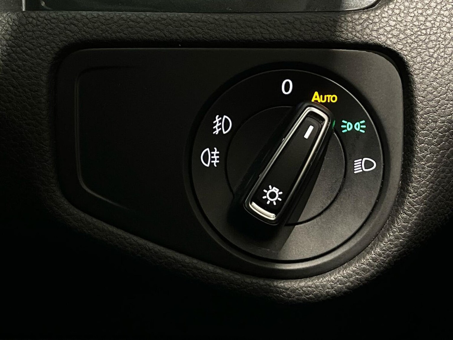 Used Volkswagen Golf 2019 for sale - 77056869: Photo 32